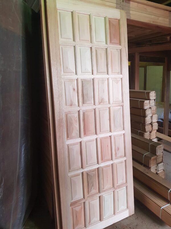 Porta Externa de Eucalipto - Diamante