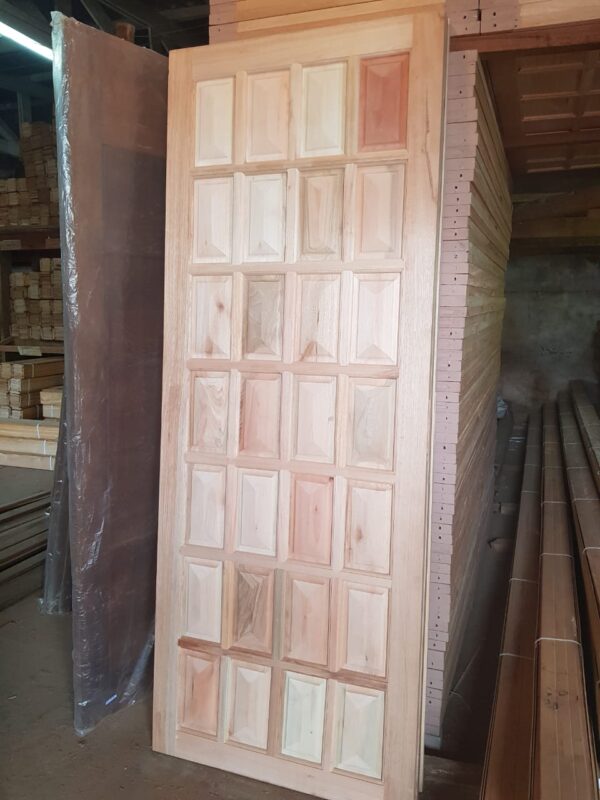 Porta Externa de Eucalipto - Diamante - Imagem 4