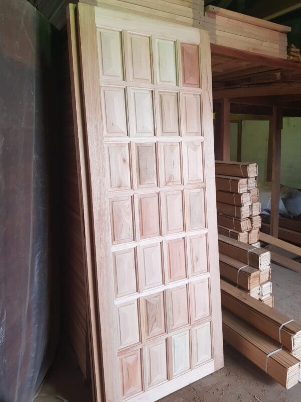 Porta Externa de Eucalipto - Diamante - Imagem 2