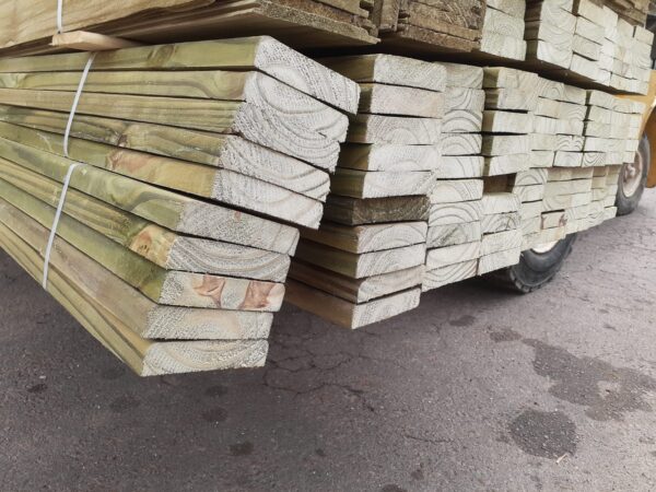 Deck de Pinus Tratado - Imagem 3