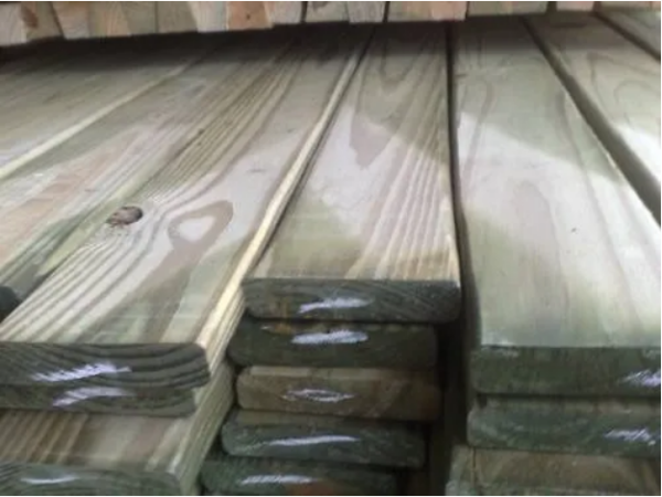 Deck de Pinus Tratado - Imagem 2